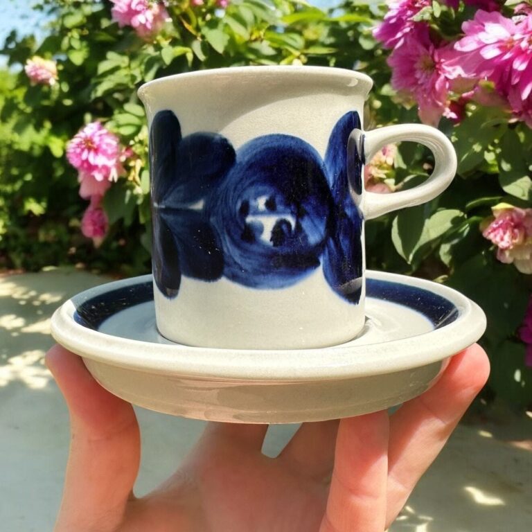 Read more about the article Arabia Finland Anemone Floral Demitasse Coffee Cup and Saucer