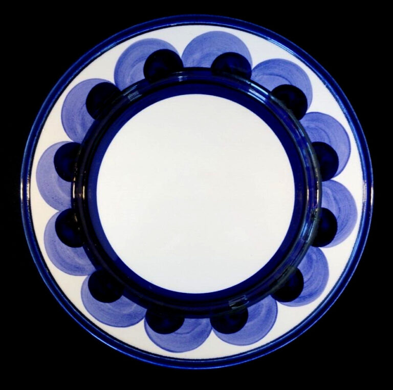 Read more about the article Beautiful Arabia Finland  Paju Dinner Plate