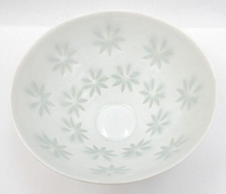 Read more about the article ARABIA FINLAND FRIEDL HOLZER KJELLBERG 4-3/4″ WHITE RICE GRAIN BOWL