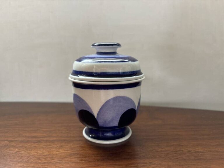 Read more about the article Arabia Paju Blue Sugar Pot with Lid Anja Jaatinen-Winquist