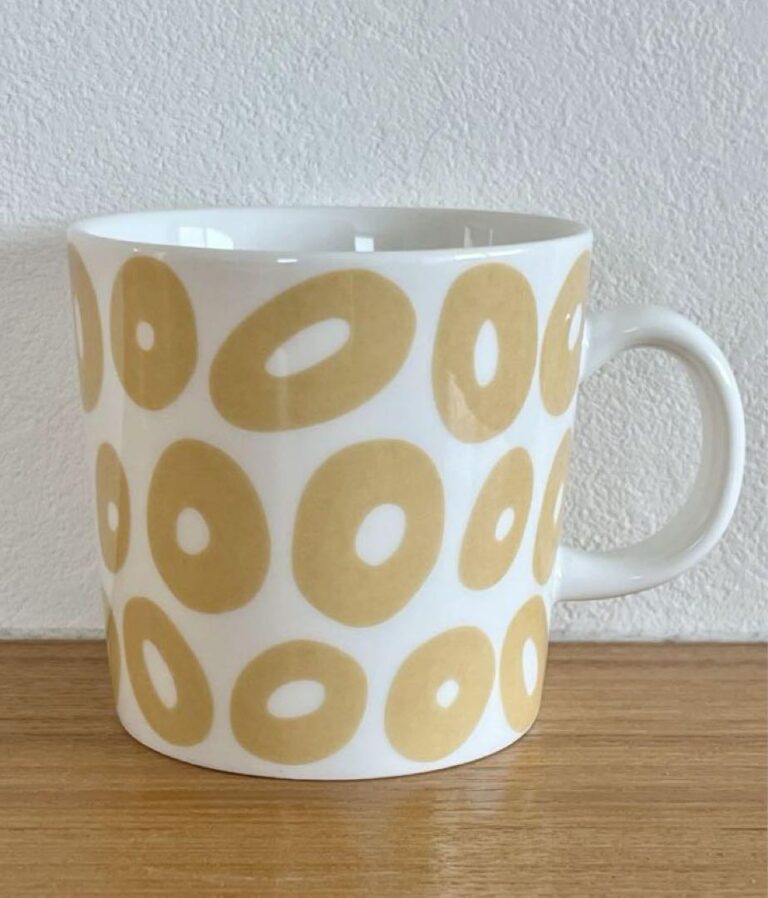 Read more about the article m26s ARABIA TEEMA/TEEMA Mug Yellow Donut Design 2