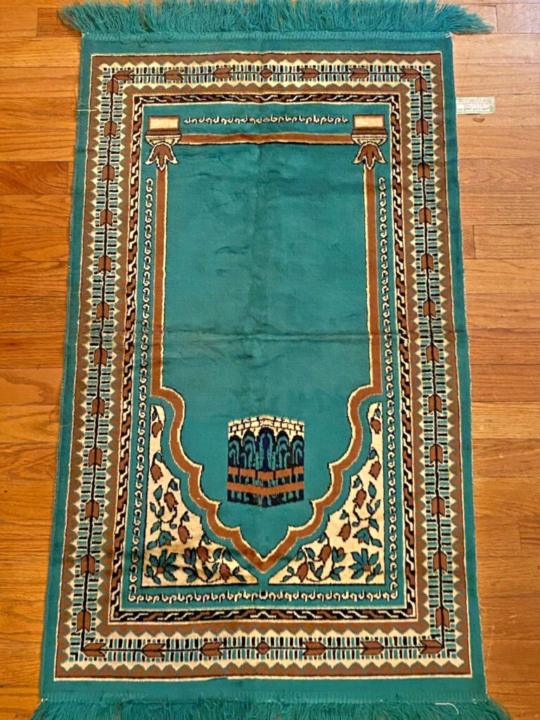 Read more about the article Vintage Muslim Prayer Rug  Tapestry Fringe Mosque Velvet Blue  Gold – 25” X 45”