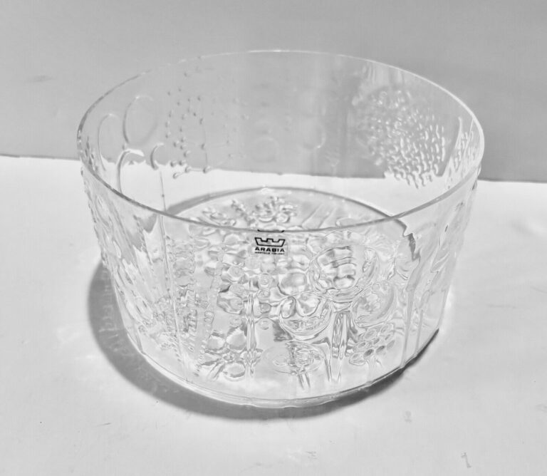 Read more about the article Vintage Flora Bowl Arabia Wartsila Finland 7.5 x 4 Near Mint