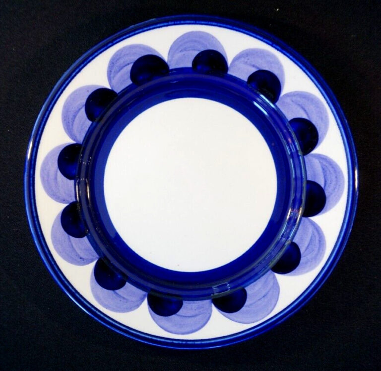 Read more about the article Beautiful Arabia Finland  Paju Salad Plate