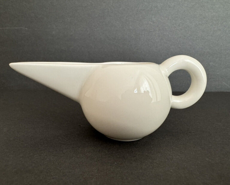 Read more about the article Storybirds White Pitcher Creamer Omar By Arabia Finland