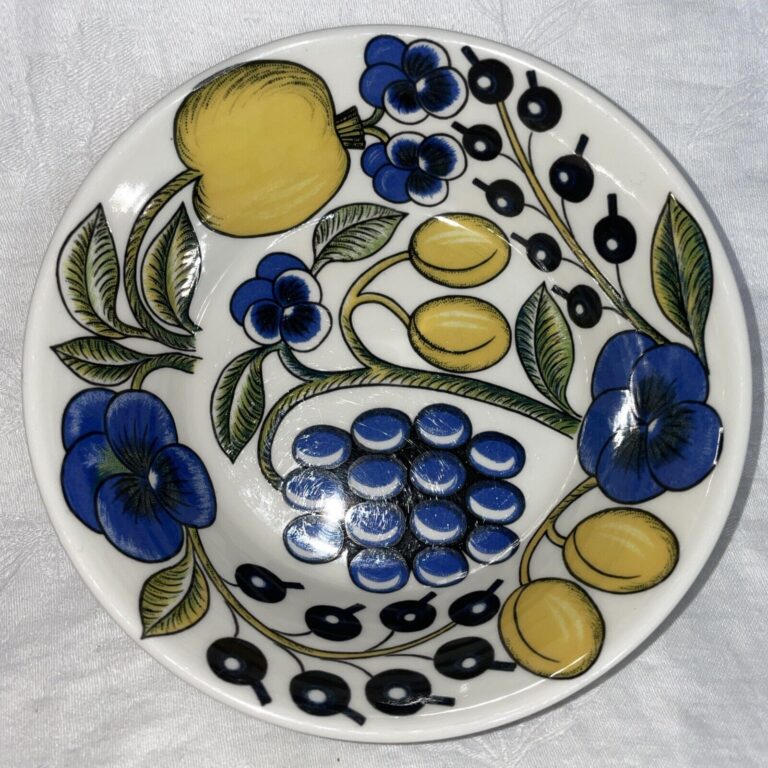 Read more about the article Single Arabia of Finland Paratiisi 6 1/2″ Blue Yellow Fruit Cereal/Soup Bowl