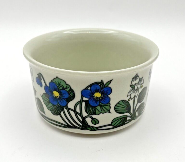 Read more about the article Vintage Arabia Finland Flora Open Sugar or Trinket Bowl Only  4″ x 2.25″ MINT!!