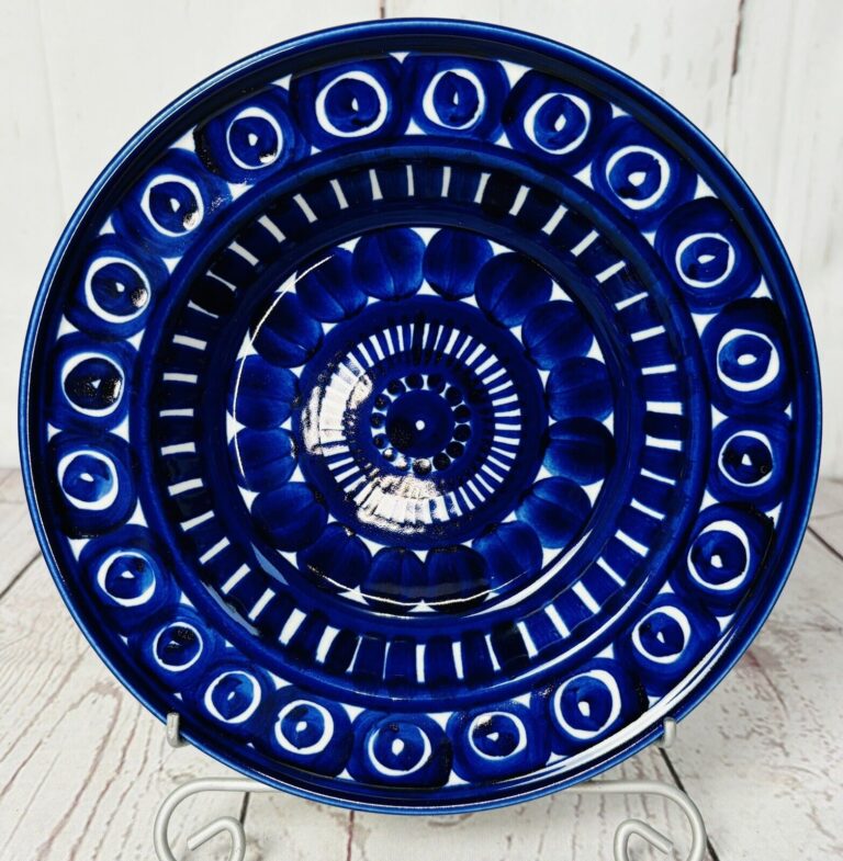 Read more about the article Arabia of Finland Ulla Procope Valencia Blue MCM Rimmed Soup Bowl 8 5/8” D – 002