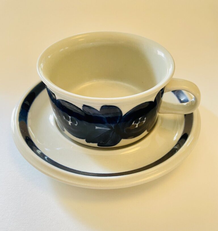 Read more about the article Arabia Finland Anemone Blue Flat Coffee Tea Mug Cup and Saucer Set