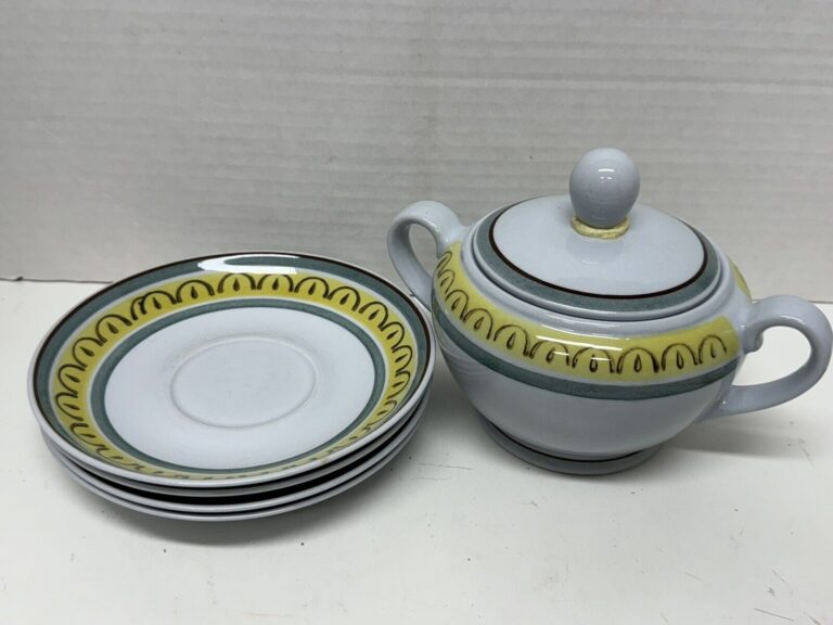 Read more about the article Arabia Finland Crown Band Lot Lidded Sugar Bowl With Handles and 4 Saucers 5-5/8”