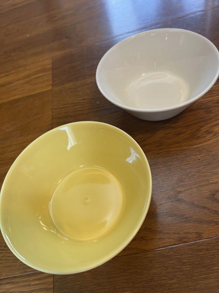 Read more about the article Arabia Discontinued Product 2 Items Set Teema Cereal Bowl