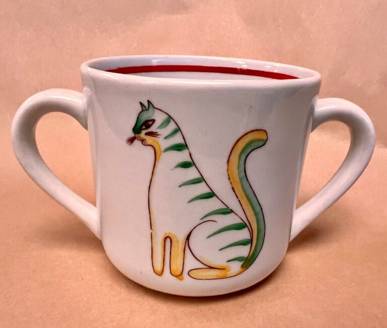 Read more about the article ARABIA ANIMAL KINGDOM HANDPAINTED CAT and DOG DOUBLED HANDLED CHILDS CUP/MUG MCM