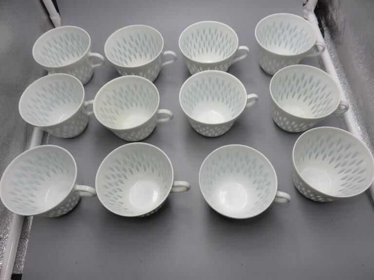 Read more about the article Set of 12 Vintage Arabia Rice Tea Cups Only FHK Finland