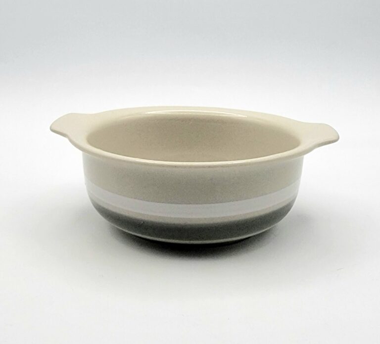 Read more about the article Arabia of Finland Salla Gray Stoneware Double Handle 5″ Salad Soup Cereal Bowl