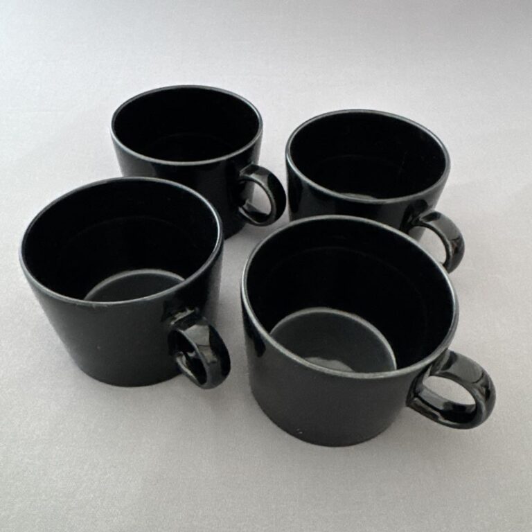 Read more about the article Iittala Arabic Teema  Cup Plate Black 4 Guests