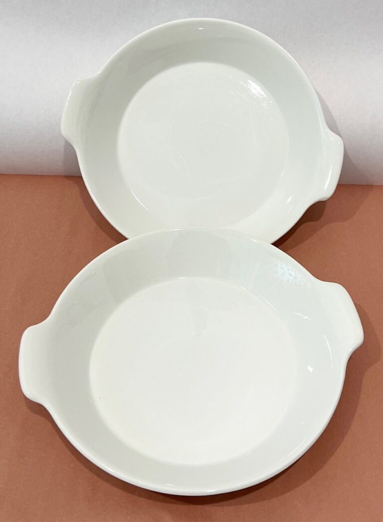 Read more about the article Vintage ARABIA Finland All-White 7 3/8″ ROUND EARED AU GRATIN DISHES Set of 2