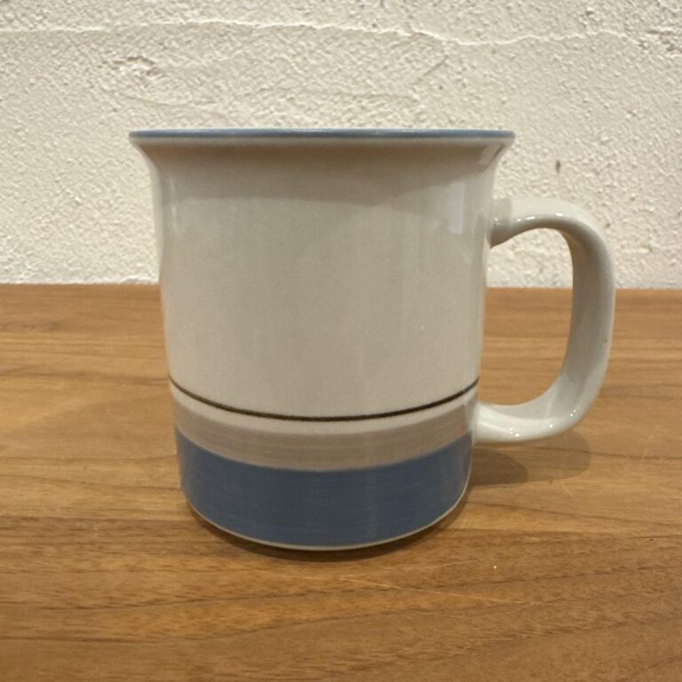 Read more about the article Arabia Uhtua Mug Blue Gray Scandinavian Vintage Used