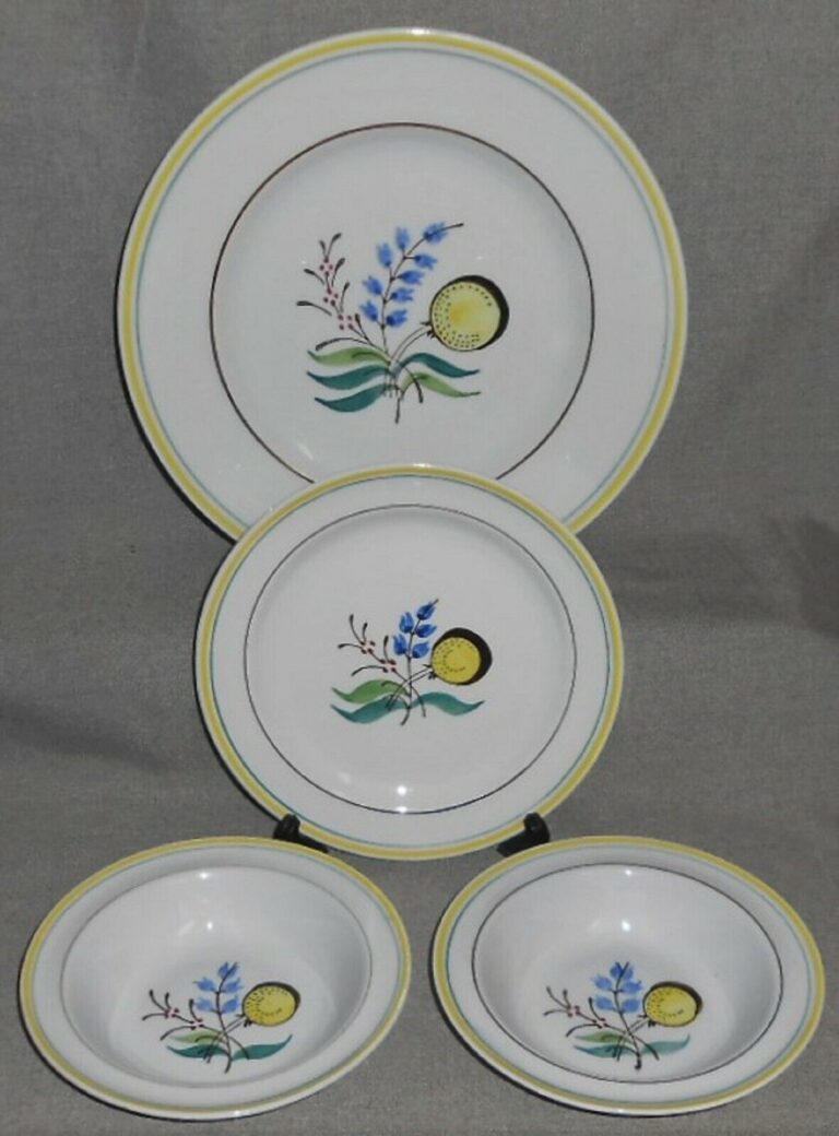 Read more about the article 4 pc Set Arabia WINDFLOWER PATTERN Dinner Plate/Salad Plate/ Cereal Bowls