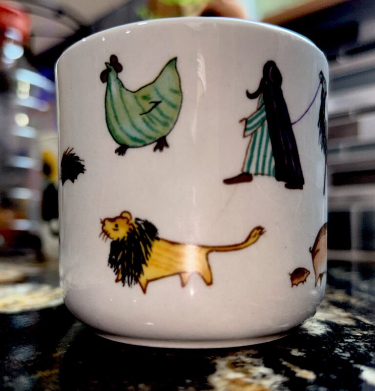 Read more about the article 3” VINTAGE ARABIA of FINLAND Zoo ANIMAL CHILD MUG  Noah’s Ark  Animal Parade 60s