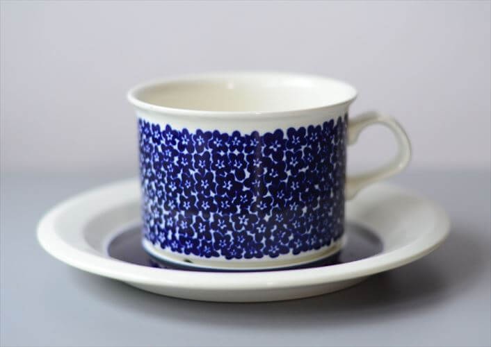 Read more about the article ARABIA Cup and Saucer SizeL Size Blue Faenza Nordic Finland Ceramic Vintage