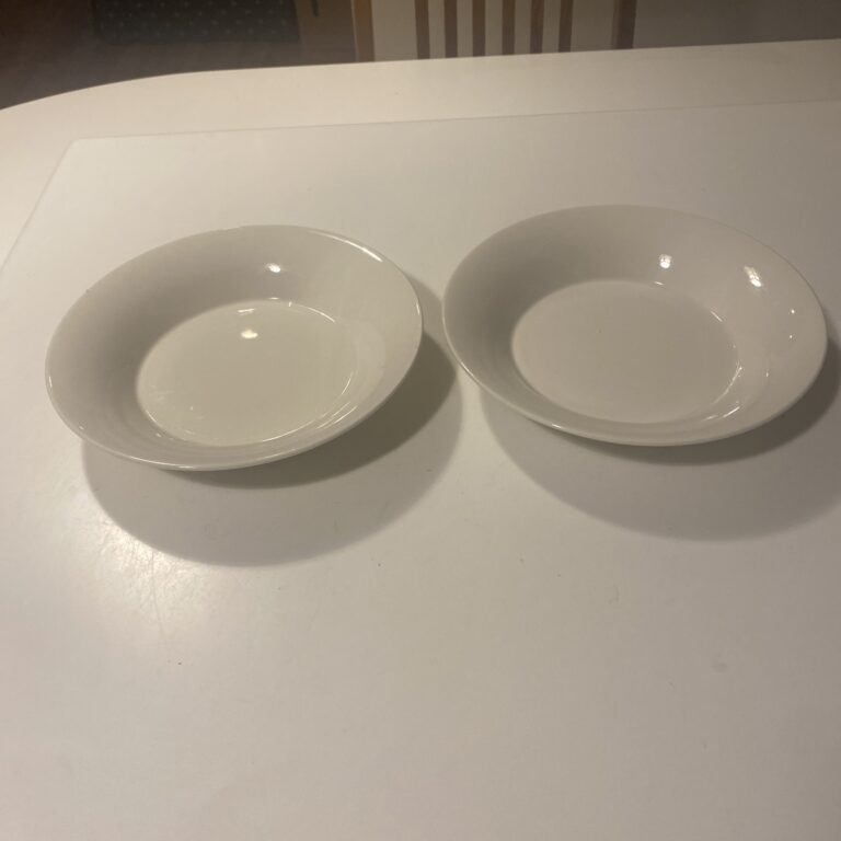 Read more about the article Arabia Finland Illusia 8.5” Rimmed Soup Pasta Cereal Bowl White