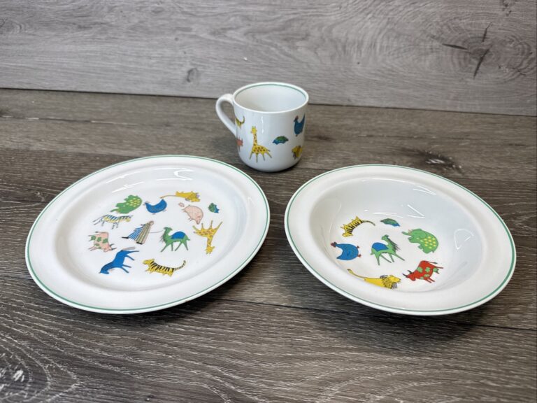 Read more about the article Arabia of Finland Dish Set Animal Parade Plate Bowl Mug Anja Juurikkala~3 Pc Set