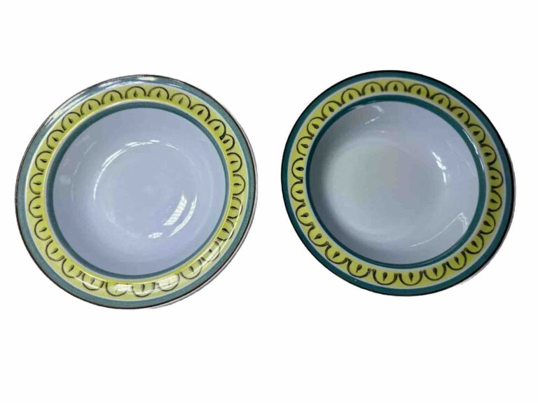 Read more about the article Set 2 Arabia Finland CROWNBAND Porcelain Rimmed Cereal Bowls 6.5” By Olga Osol