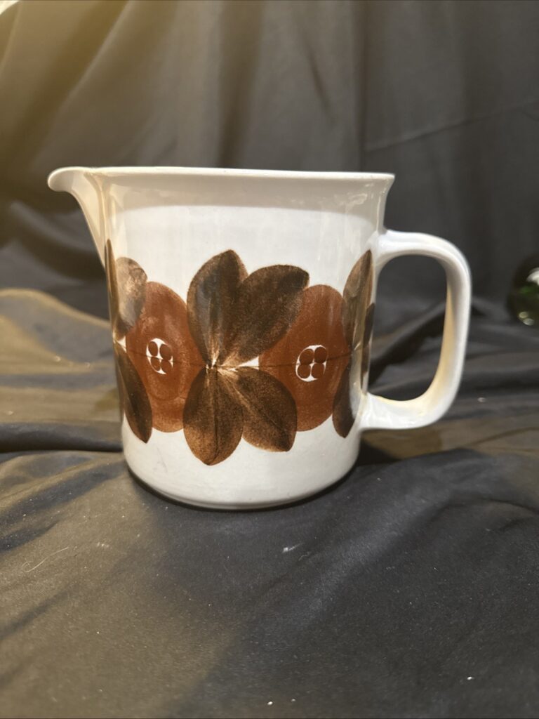 Read more about the article Arabia Finland Rosmarin Brown Pitcher 5-1/4″ by 7-1/2″ by Ulla Procope