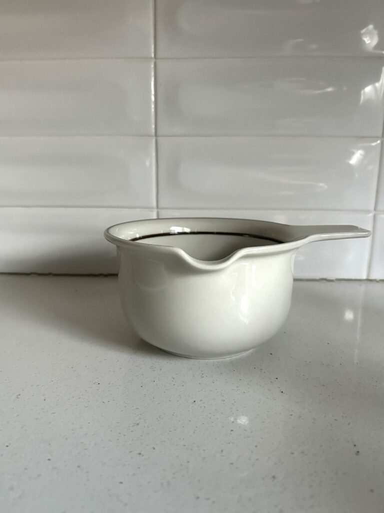 Read more about the article ARABIA FINLAND FENNICA OPEN SAUCE OR GRAVY BOWL