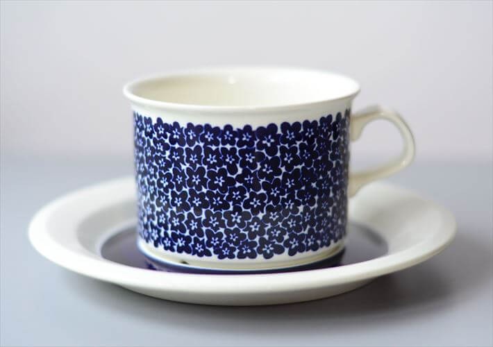 Read more about the article ARABIA Cup and Saucer SizeL Size Blue Faenza Nordic Finland Ceramic Vintage