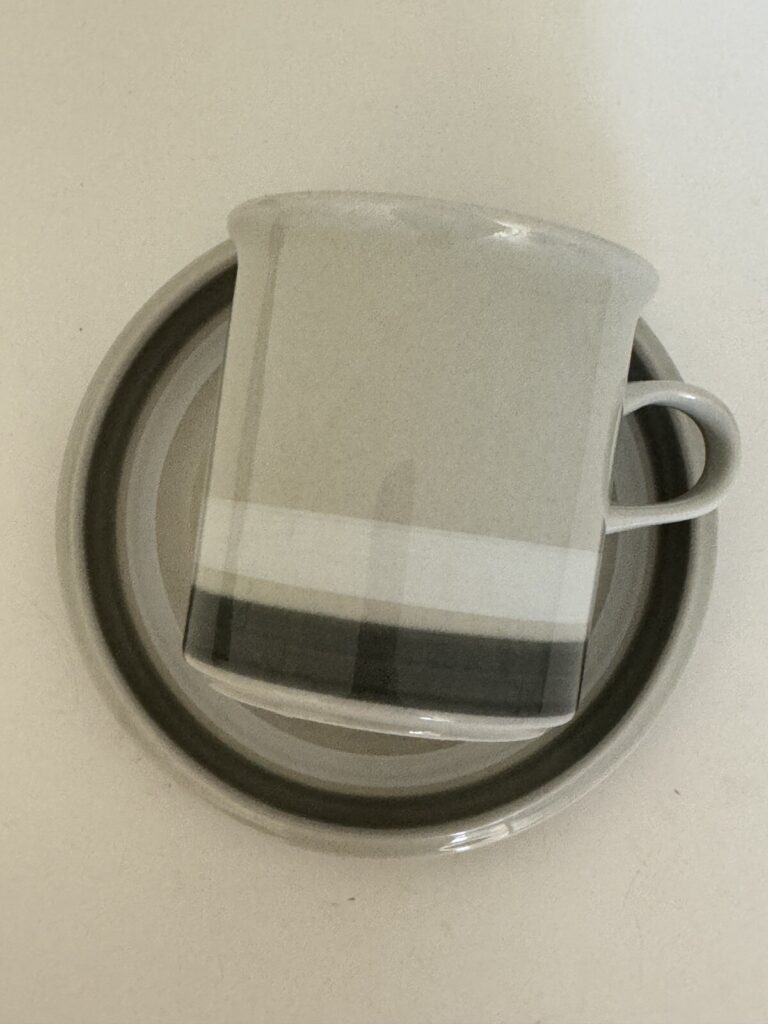 Read more about the article ARABIA OF FINLAND Salla Coffee Cup Saucer Gray Gray Tan White Stripe 8 oz.
