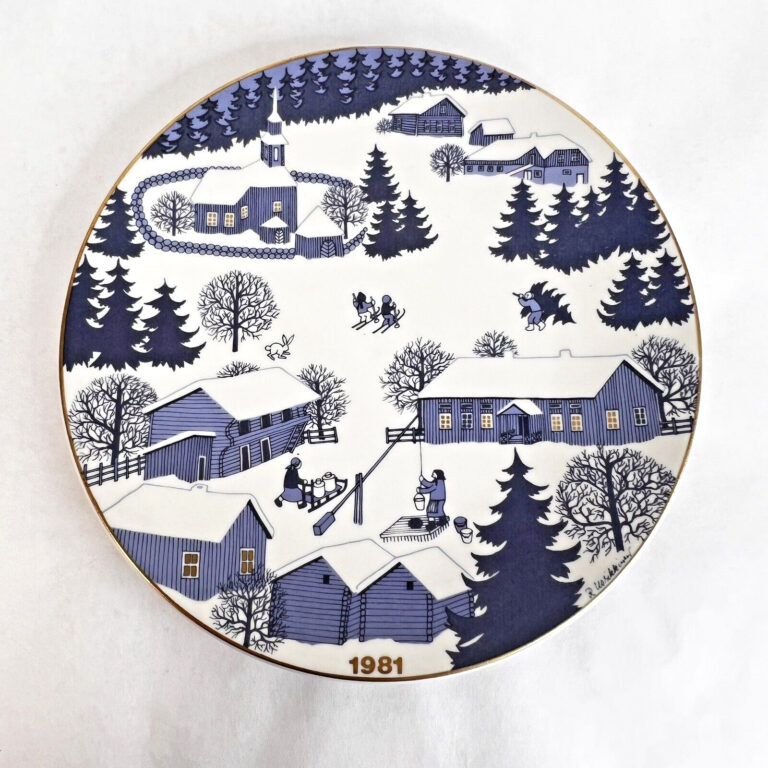 Read more about the article 1981 Vintage Arabia of Finland JOULULAUTANEN XMAS Plate Raija Uosikkinen 9 Inch