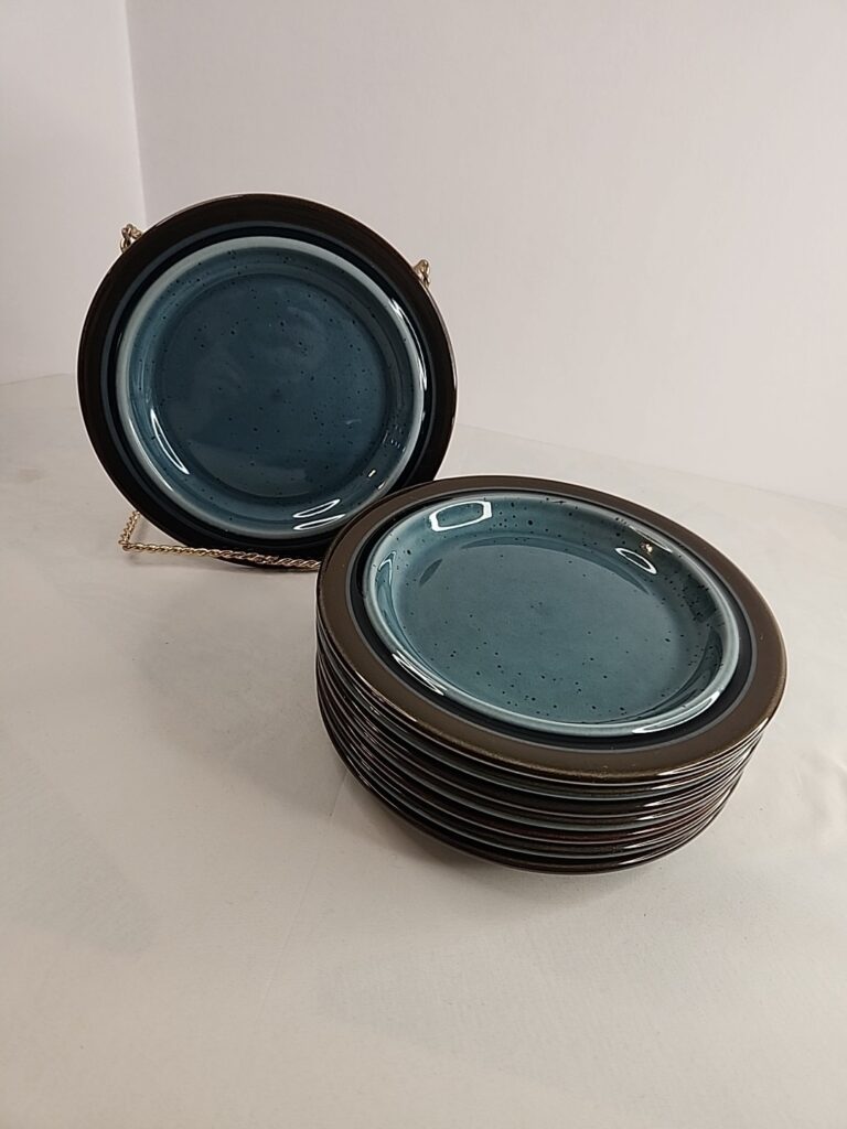 Read more about the article Arabia of Finland – Meri – Bread Plates  6 7/8″ Set Of 8 Bread Plates