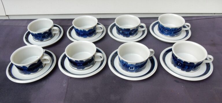 Read more about the article 8 Arabia Anemone Blue and White Flat Cup and Saucer Sets