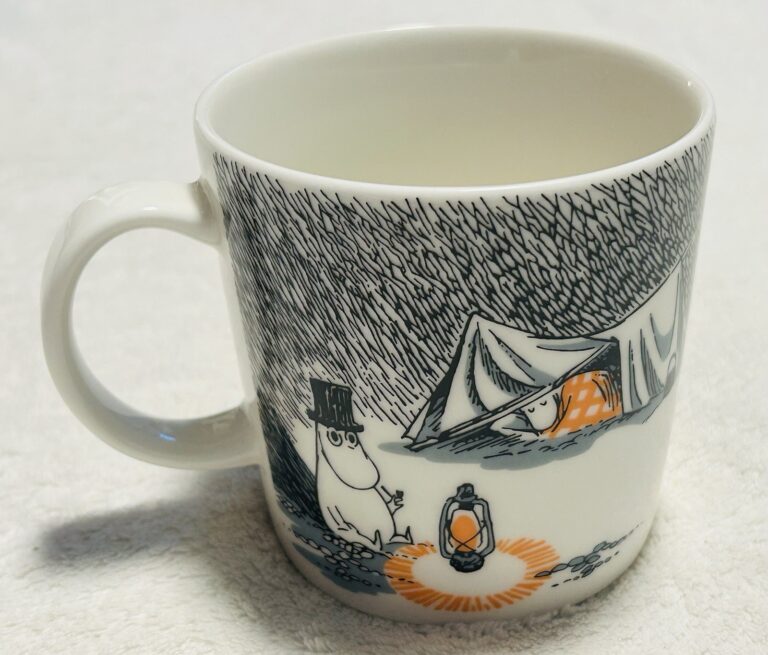 Read more about the article 2019 Arabia Moomin Snufkin “Sleep Well” 10oz Mug