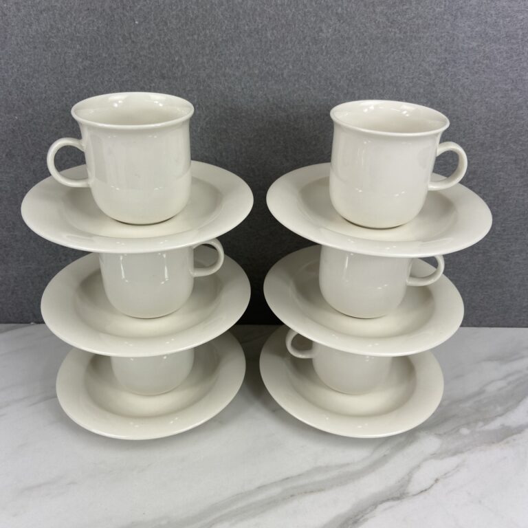 Read more about the article Arabia Finland Arctica Small Cups and Saucers Set of 6 Bone White Espresso