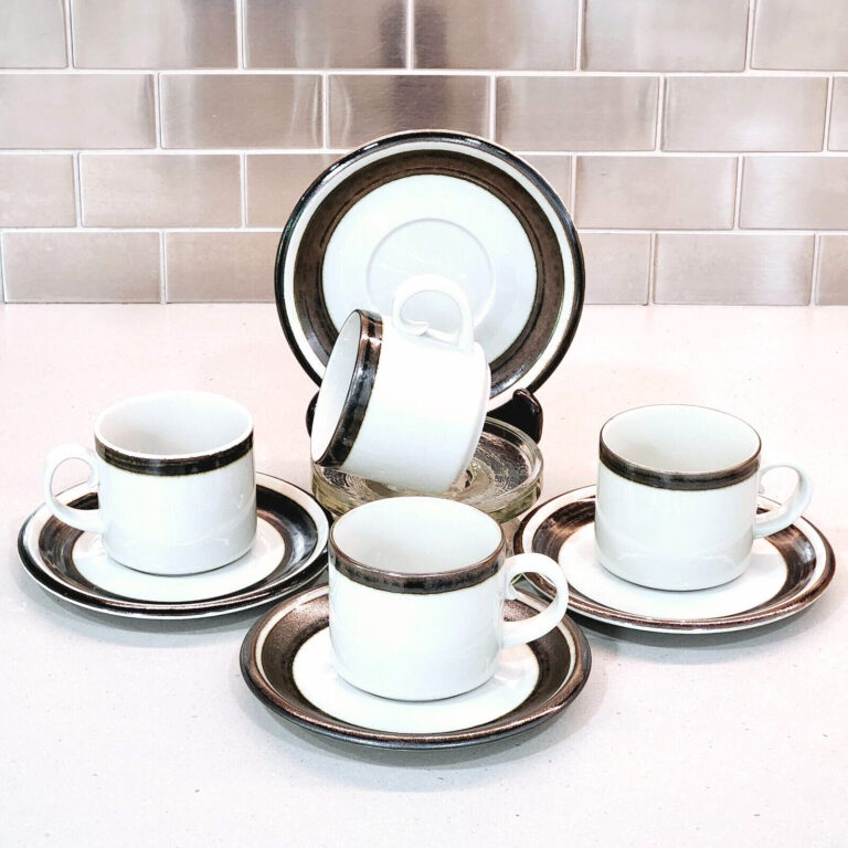 Read more about the article Arabia Finland Karelia Cup and Saucer Cream Brown Black Bands Stoneware (Lot of 4)