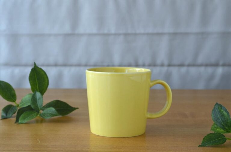 Read more about the article Arabia Iittala Teema Yellow Mug