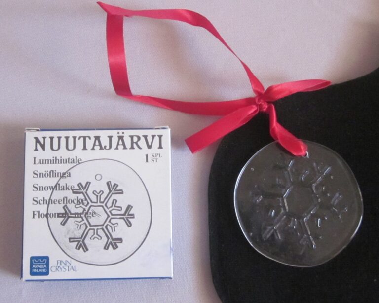 Read more about the article Vintage Finn Crystal Arabia Finland Nuutajarvi Christmas Ornament – Snowflake