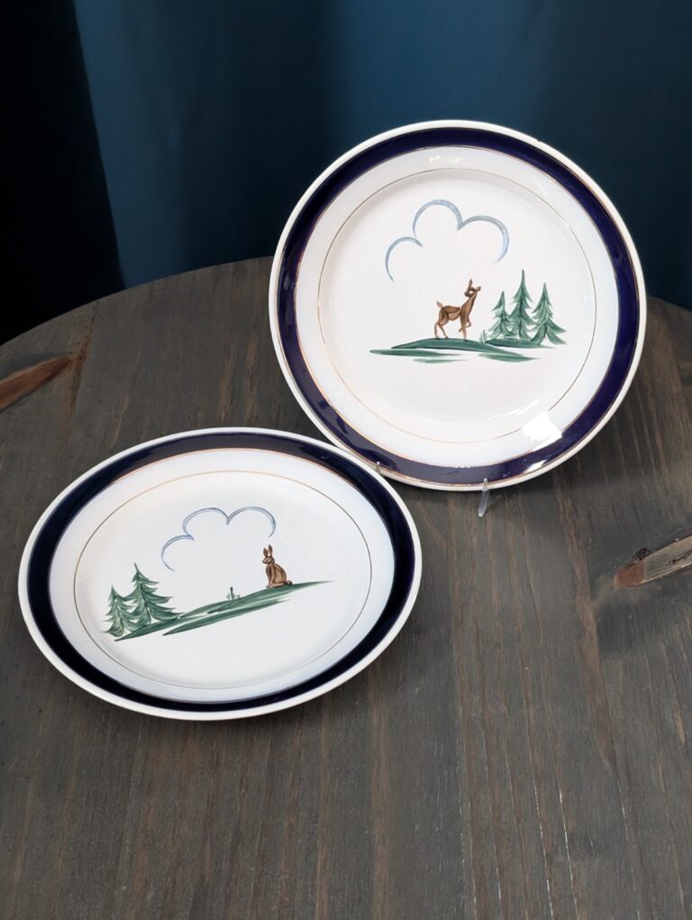 Read more about the article Arabia Finlandia Blue Ribbon Plates Hand Painted Deer And Bunny