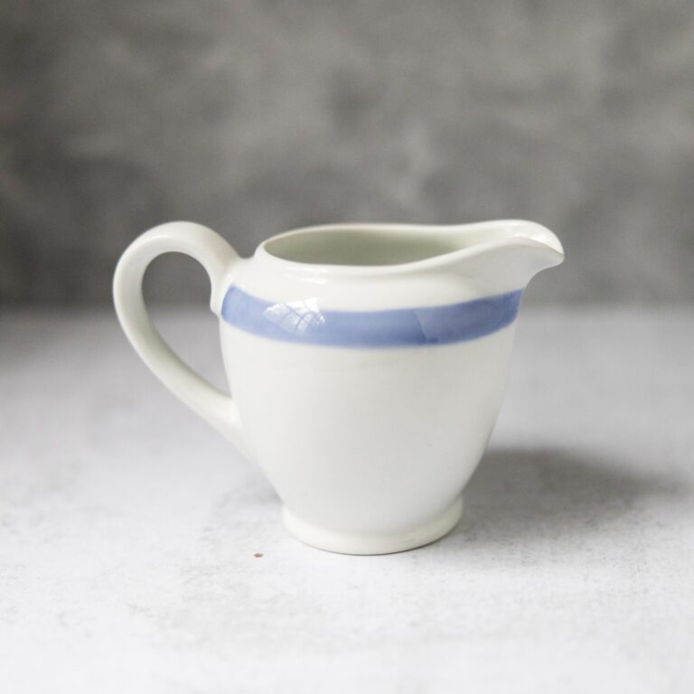Read more about the article Arabia Finland Ribbons Blue creamer pitcher vintage white stripe 8 oz