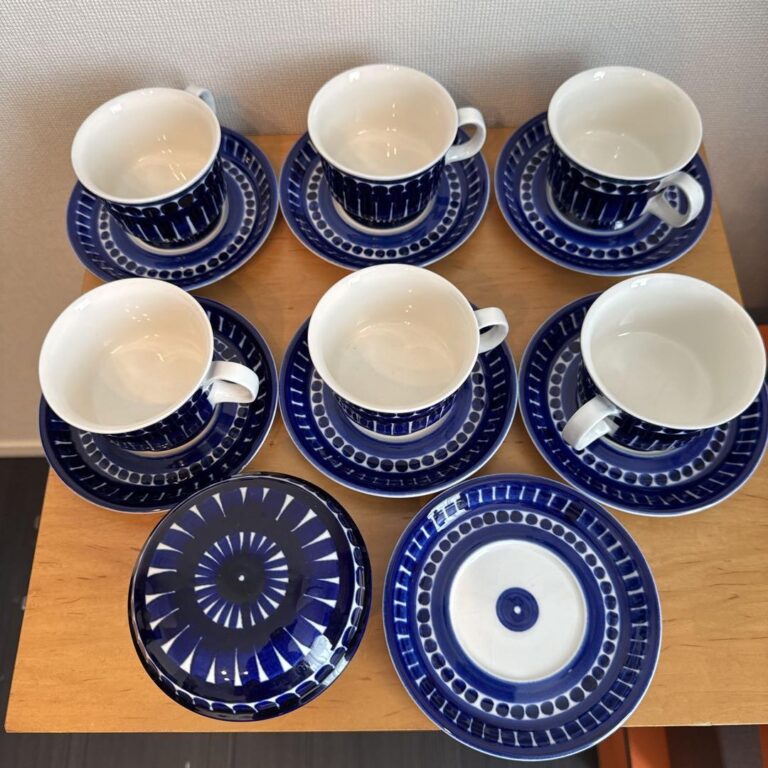 Read more about the article Arabia Valencia Cup Saucer Pot 6 Set