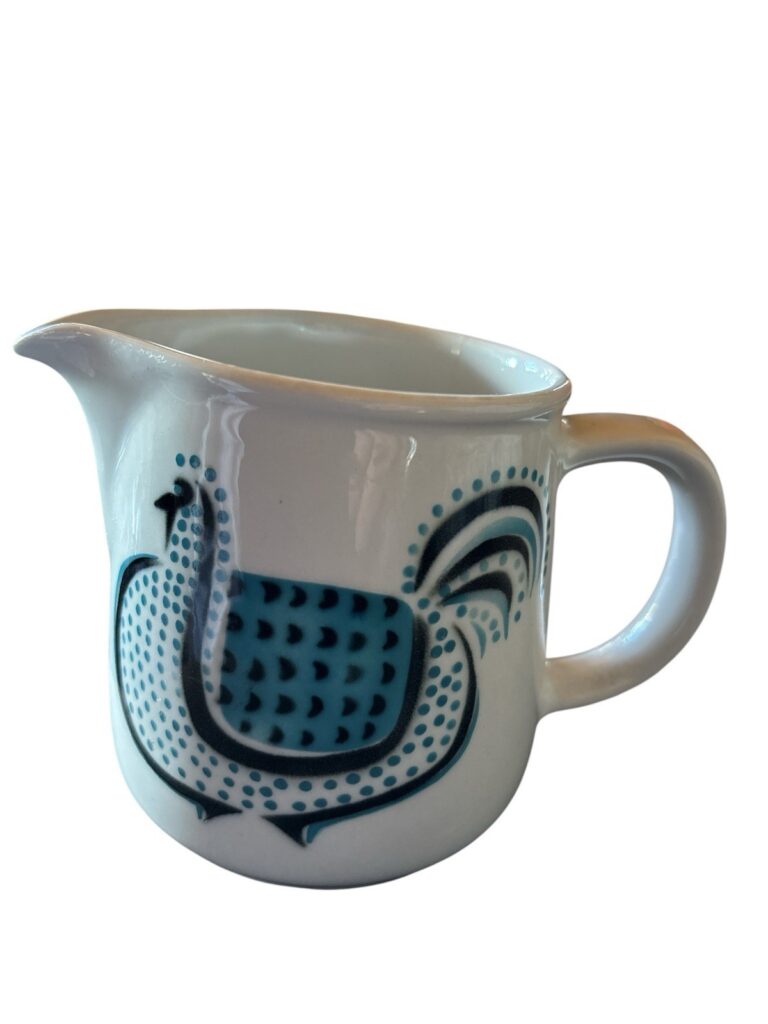 Read more about the article Arabia of Finland Blue Chicken Creamer No Flaws EUC