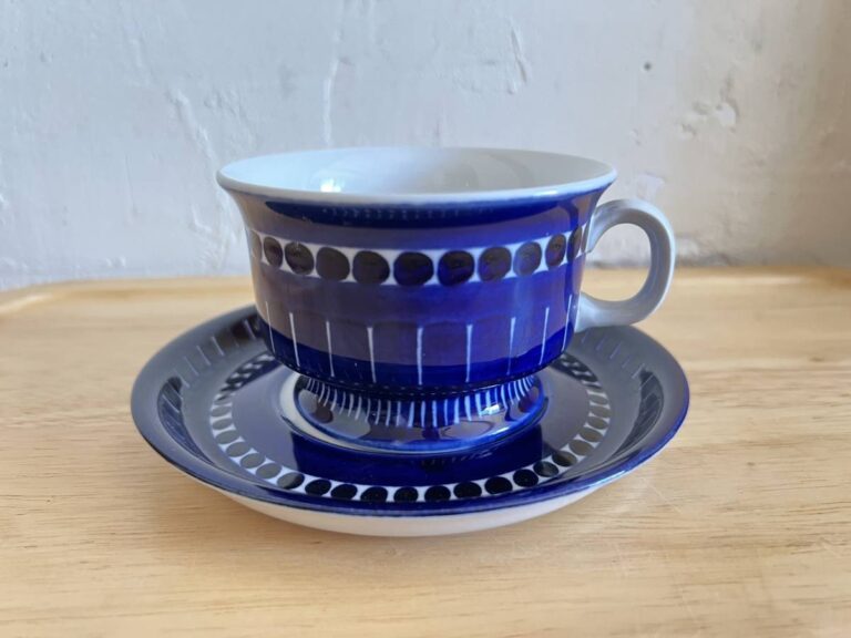 Read more about the article ARABIA Valencia Tea Cup and Saucer 1 guest Uraprocoppe Arabia Finland 342-3