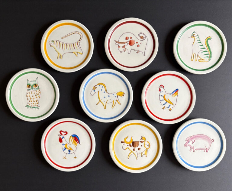 Read more about the article (9) ARABIA Finland ANIMAL KINGDOM Hanging Plates Hand painted – LARGE LOT