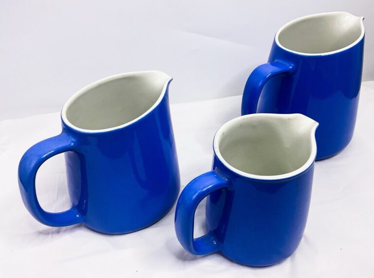 Read more about the article 1950s Vintage Stoneware Pitchers Set Of 3 Arabia Of Finland Bluecat