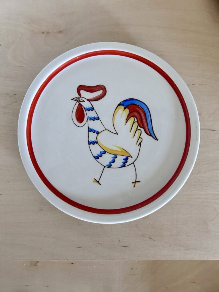 Read more about the article Arabia Finland Animal Kingdom Hand Painted Rooster Plate Wall Plate 6 1/2”