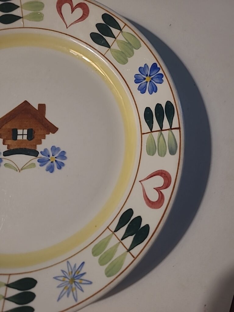 Read more about the article Arabia Finland – Pirtti 10″ Dinner Plate Handpainted C. 1960s CHIP