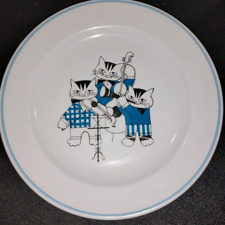 Read more about the article Arabia of Finland Jazz Cats 1960’s Plate. Highly Collectible and HTF