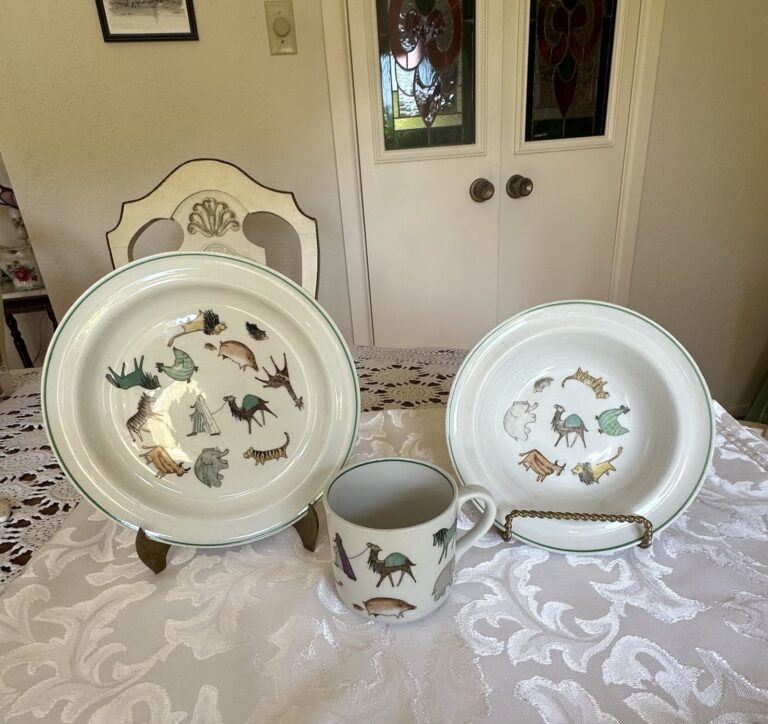 Read more about the article Arabia of Finland -Child’s Dish Set -Animal Parade – 3 Pc Set -Anja Juurikkala~